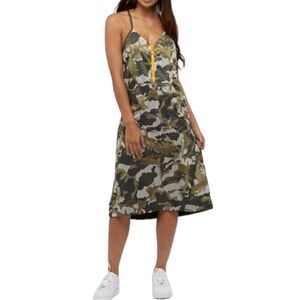 NIKE NSW Women’s Camo Woven Dress L